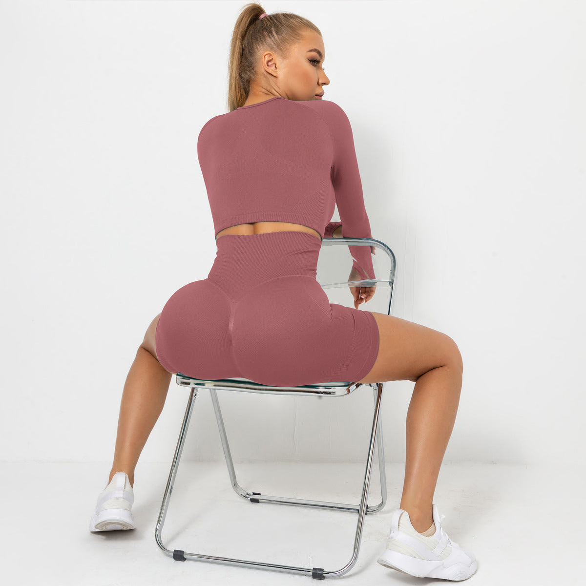 Seamless yoga suit for women running fitness tops tight breathable waist hip shorts quick-drying sports suit