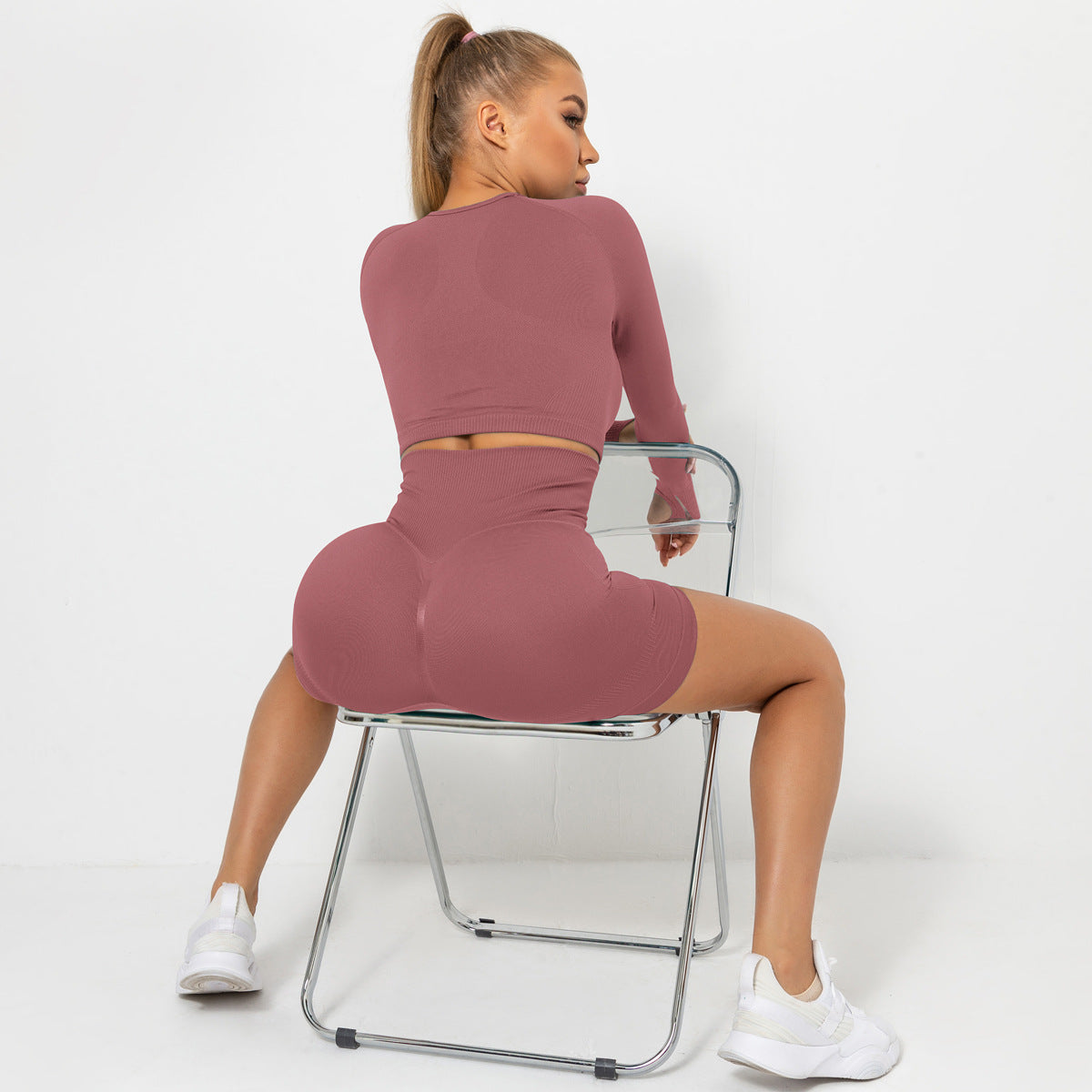 Seamless yoga suit for women running fitness tops tight breathable waist hip shorts quick-drying sports suit
