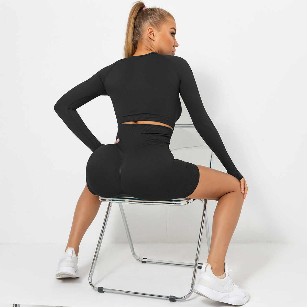 Seamless yoga suit for women running fitness tops tight breathable waist hip shorts quick-drying sports suit