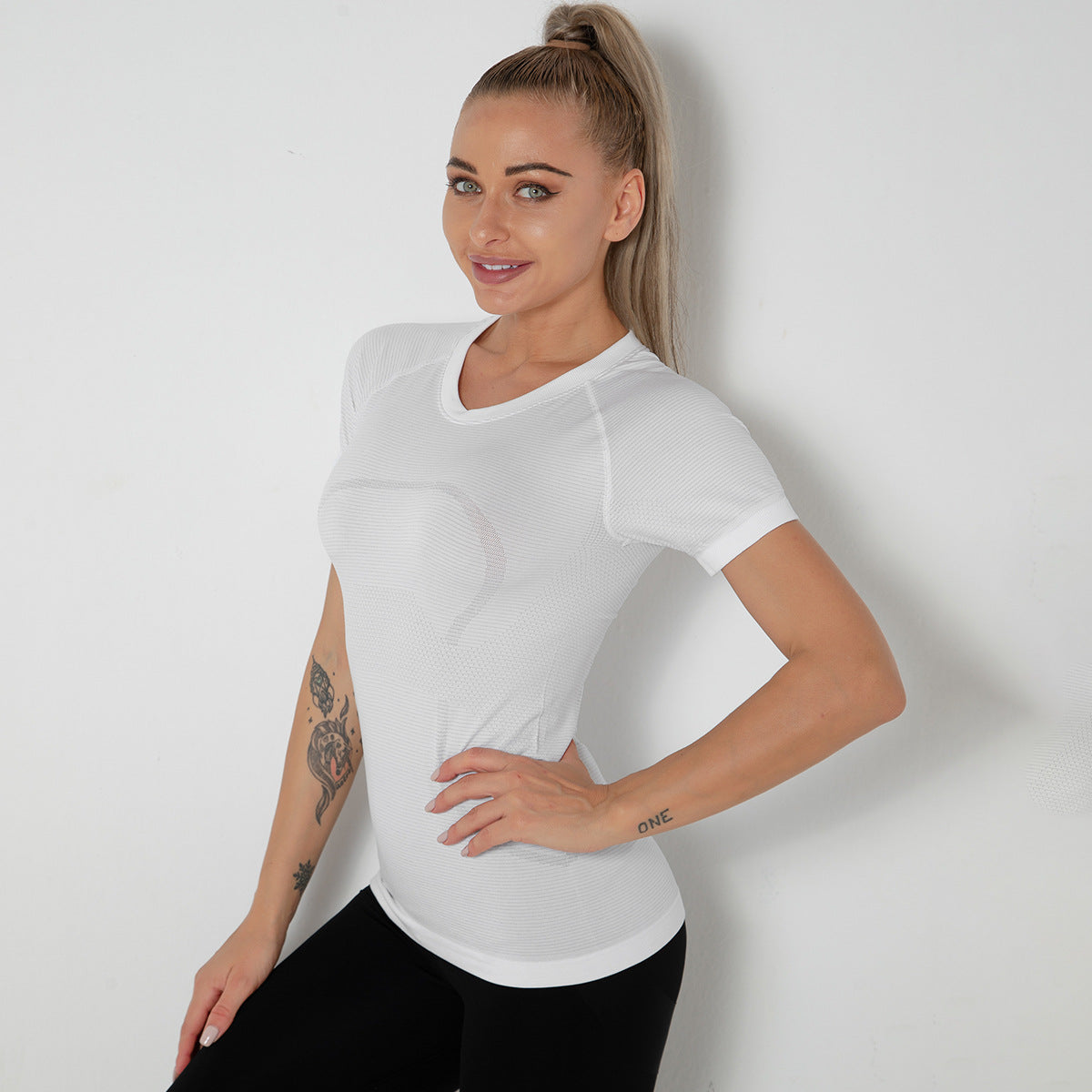 Custom New seamless vest yoga clothes female quick-drying dance rhythm fitness clothes tops sports morning exercise running short sleeves female