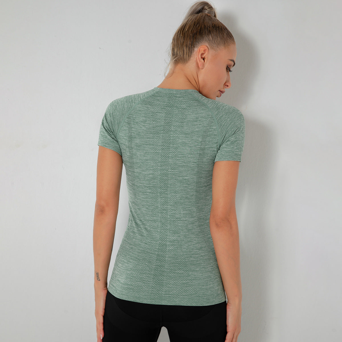 Custom New seamless vest yoga clothes female quick-drying dance rhythm fitness clothes tops sports morning exercise running short sleeves female