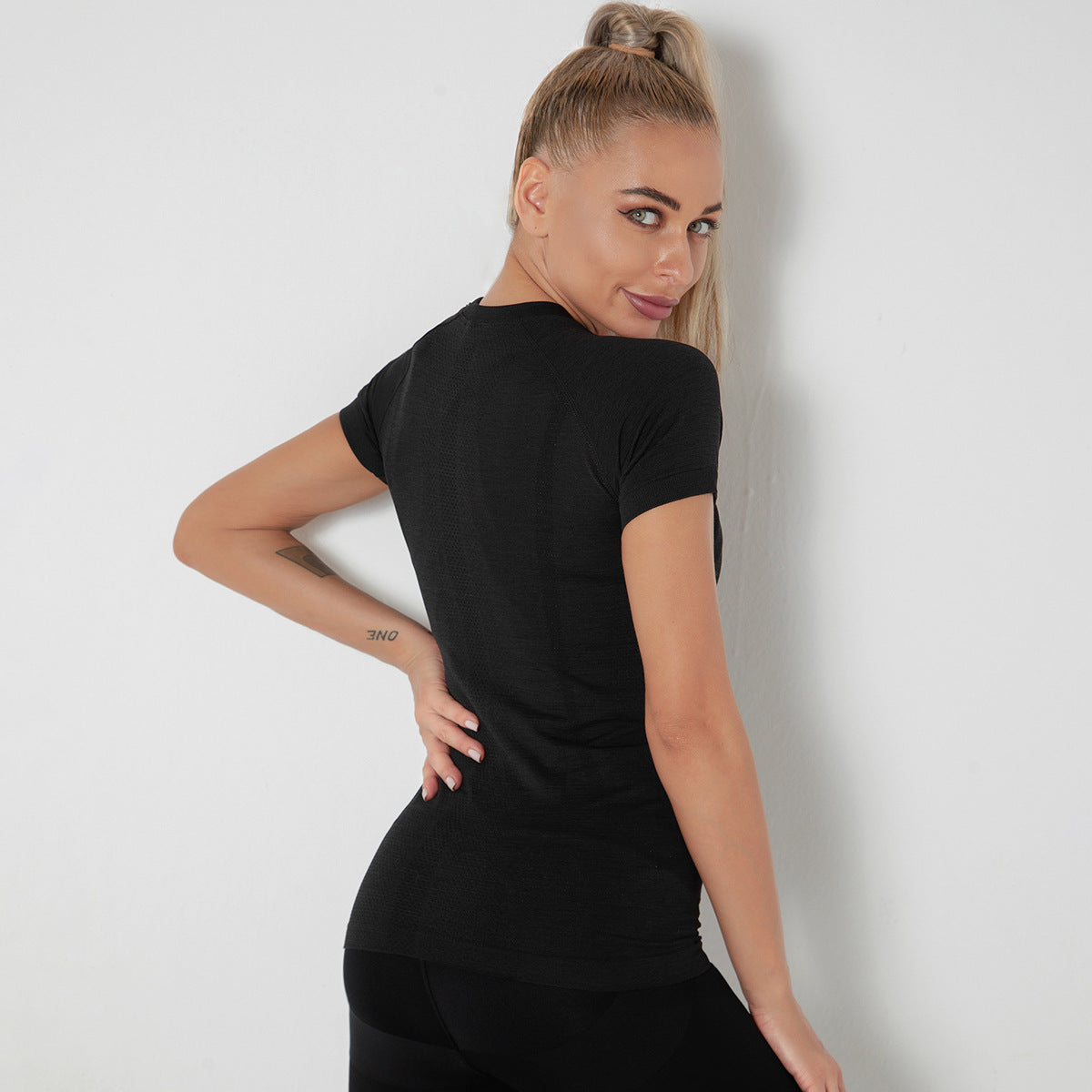 Custom New seamless vest yoga clothes female quick-drying dance rhythm fitness clothes tops sports morning exercise running short sleeves female