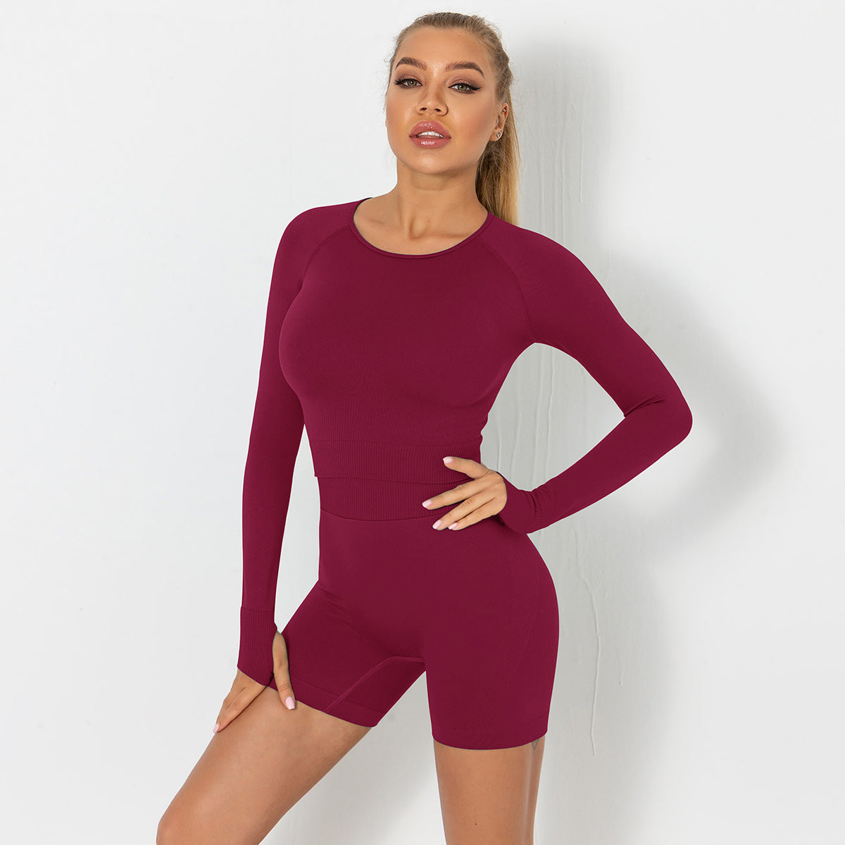Seamless yoga suit for women running fitness tops tight breathable waist hip shorts quick-drying sports suit